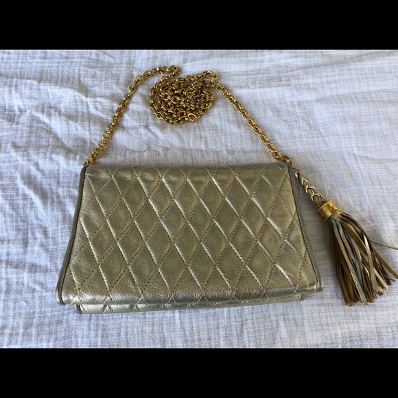 🌟festive Gold metallic Chanel bag - Picture 7 of 8